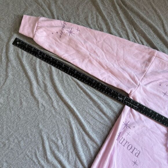 Sz Small Disney Princess Once Upon a Time Heart Crewneck - BoxLunch Exclusive - Picture 7 of 10